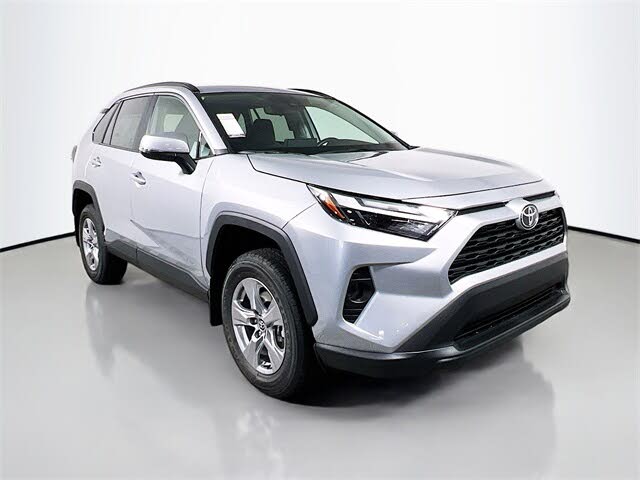 2025 Toyota RAV4 XLE FWD
