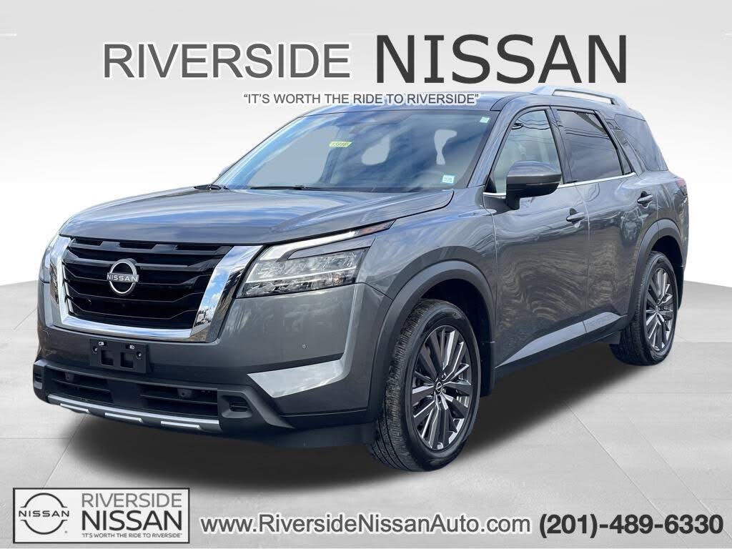 2022 Nissan Pathfinder SL 4WD