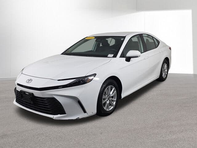 2025 Toyota Camry LE FWD