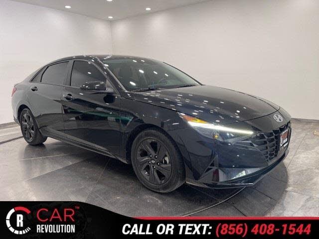 2022 Hyundai Elantra SEL FWD