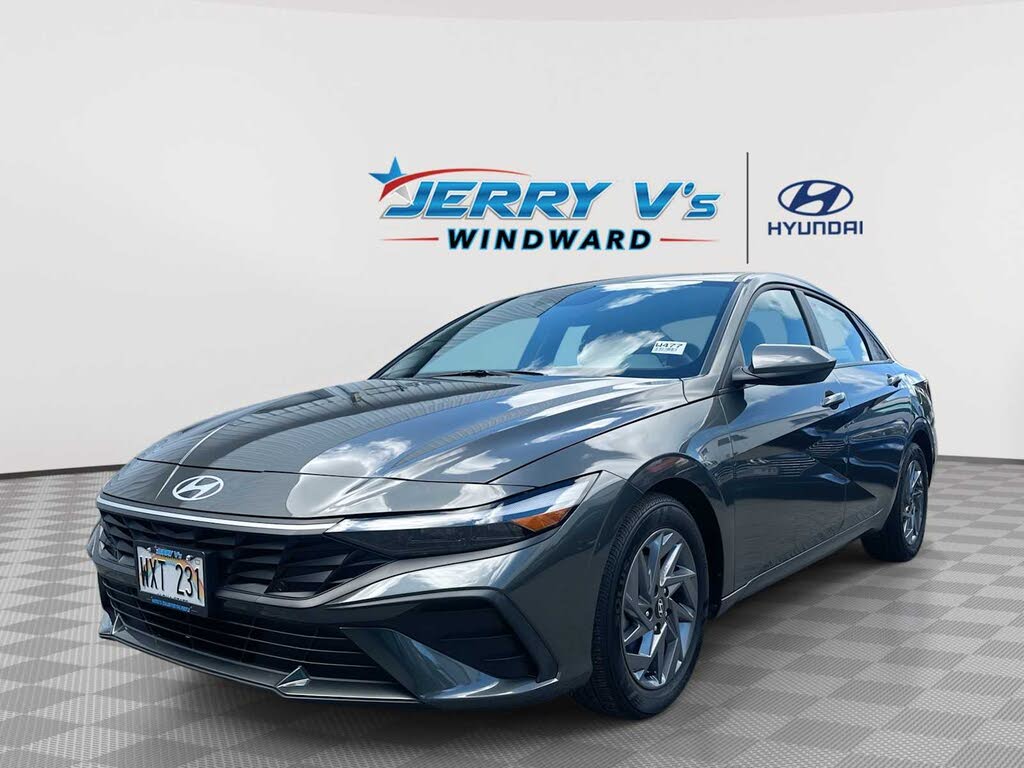 2024 Hyundai Elantra SEL FWD