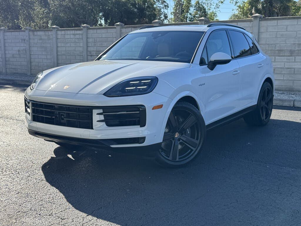 2026 Porsche Cayenne AWD