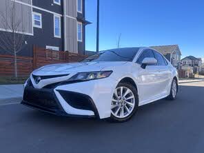 Toyota Camry SE FWD