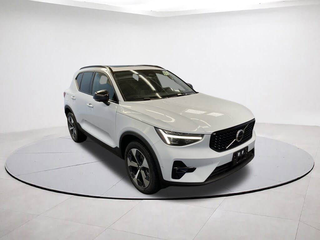 2026 Volvo XC40 B5 Plus AWD