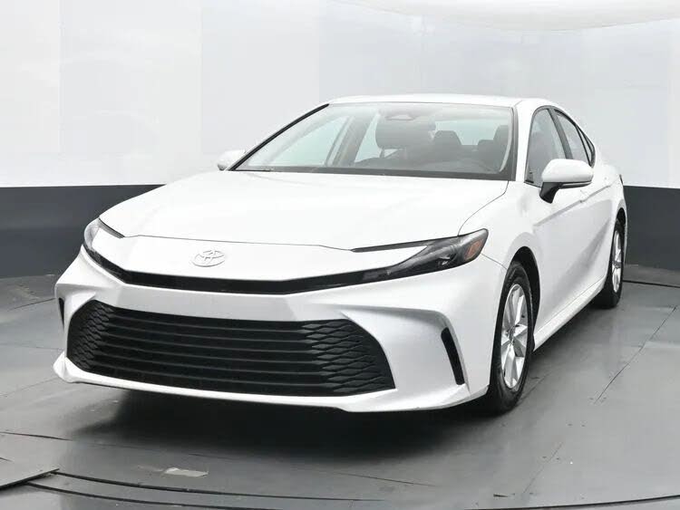 2025 Toyota Camry LE FWD