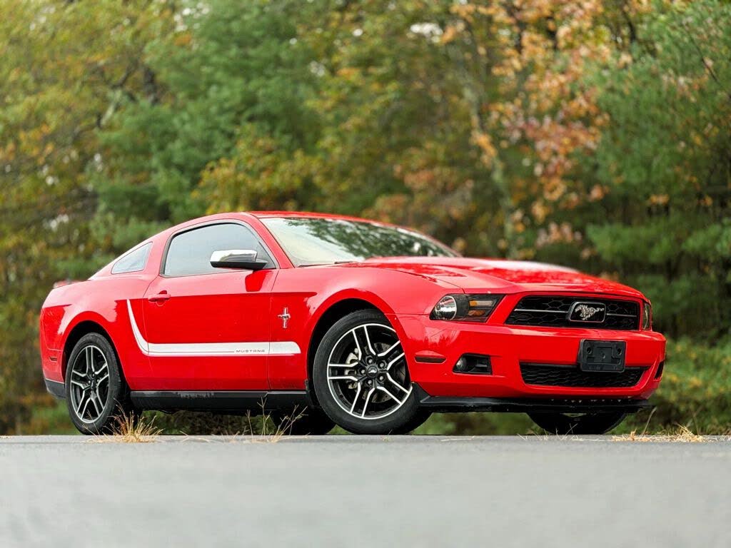2011 Ford Mustang V6 Premium Coupe RWD