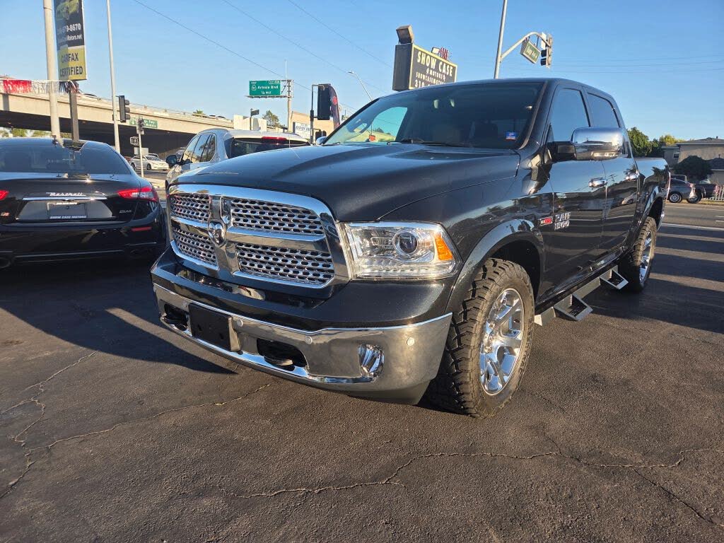 2018 RAM 1500 Laramie Crew Cab 4WD