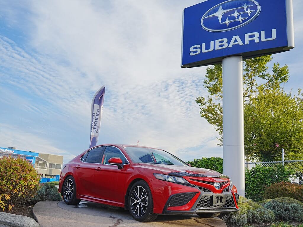 2024 Toyota Camry Hybrid LE FWD