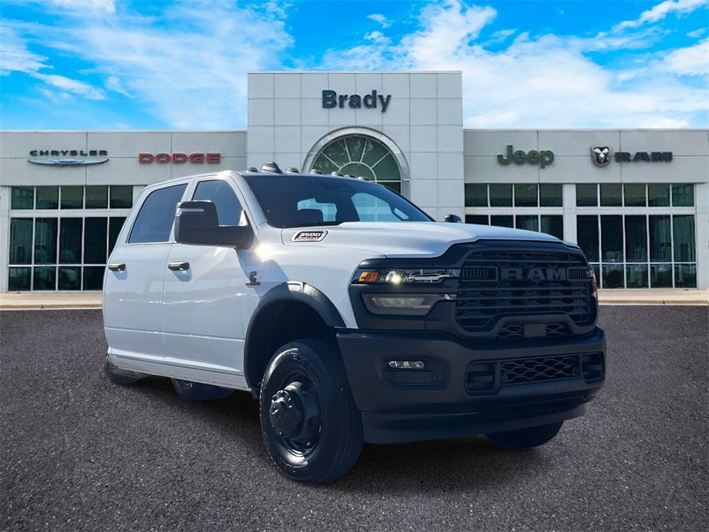 2026 RAM 3500 Chassis Tradesman Crew Cab LB DRW RWD