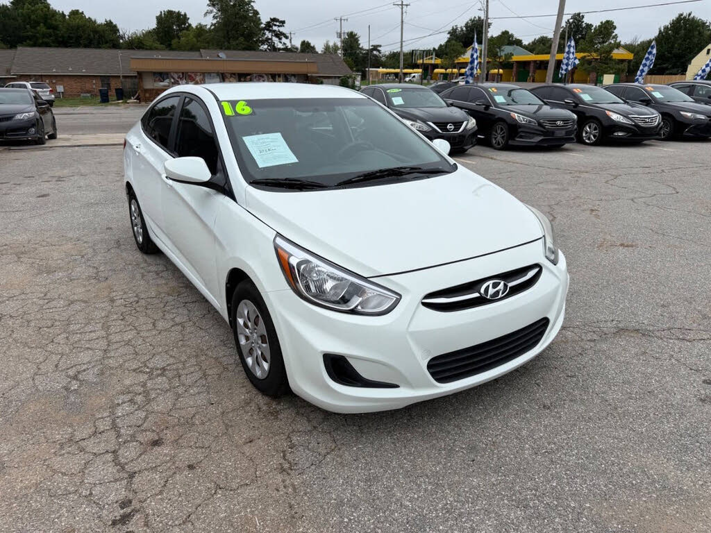 2016 Hyundai Accent SE Sedan FWD