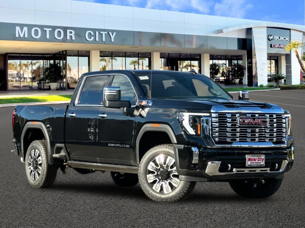 2025 GMC Sierra 2500HD Denali Crew Cab 4WD