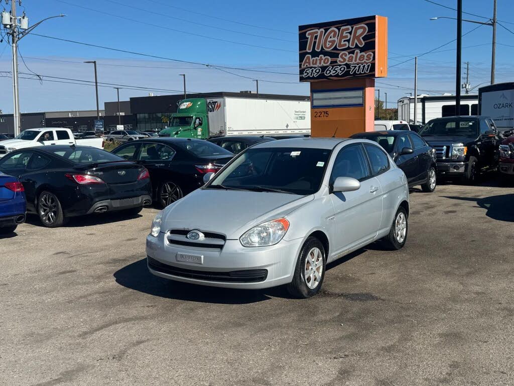 2009 Hyundai Accent L 2-Door Hatchback FWD