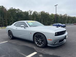 Dodge Challenger R/T Scat Pack RWD