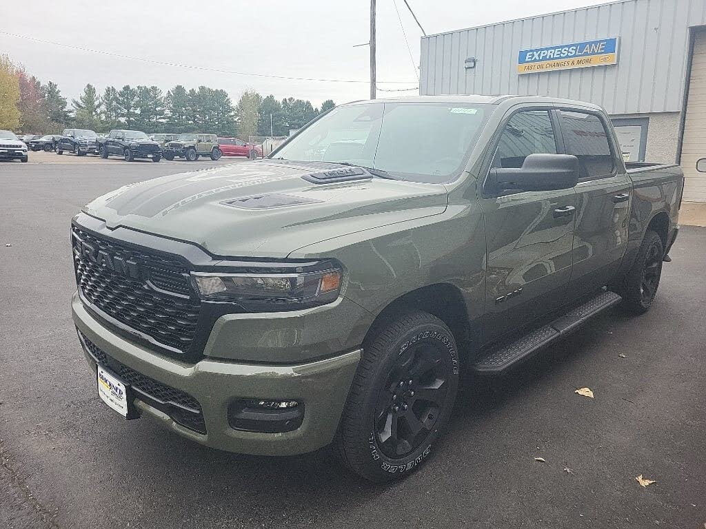 2026 RAM 1500 Express Crew Cab 4WD