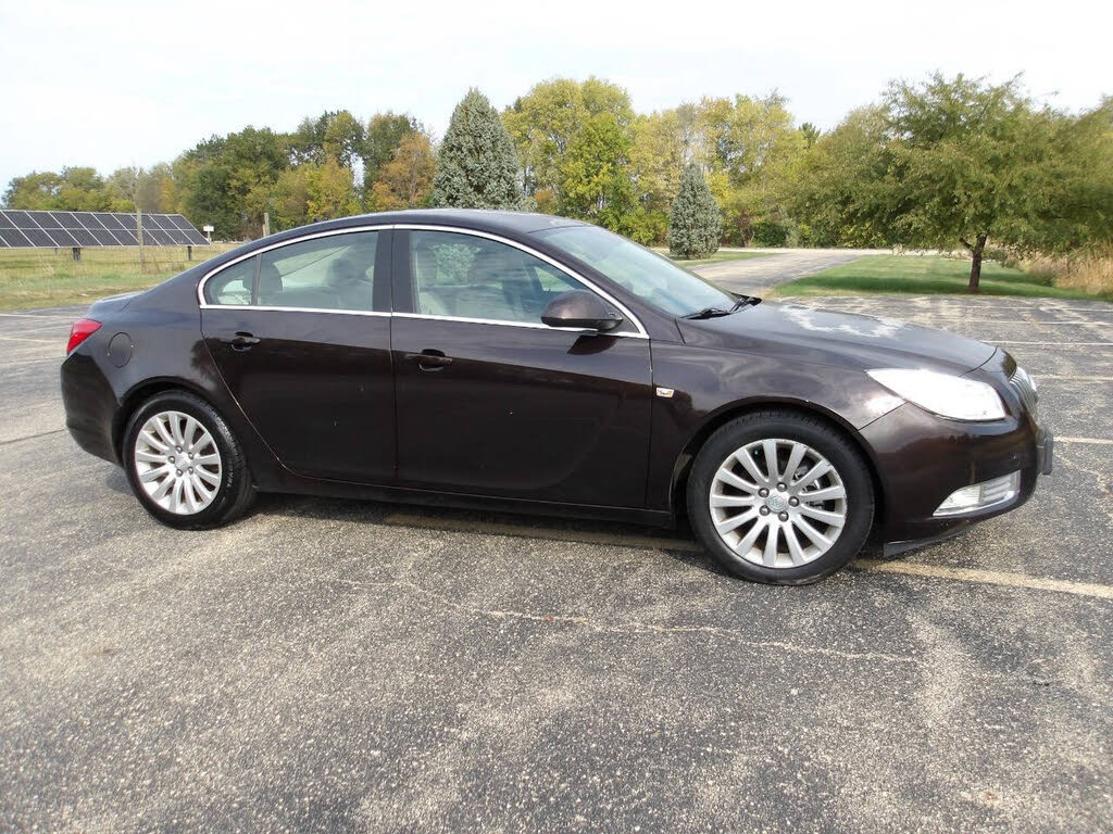2011 Buick Regal CXL Sedan FWD