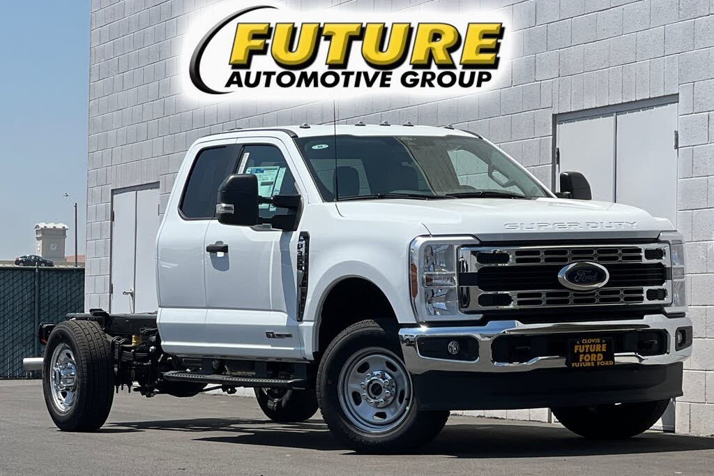 2024 Ford F-350 Super Duty Chassis XL SuperCab 4WD