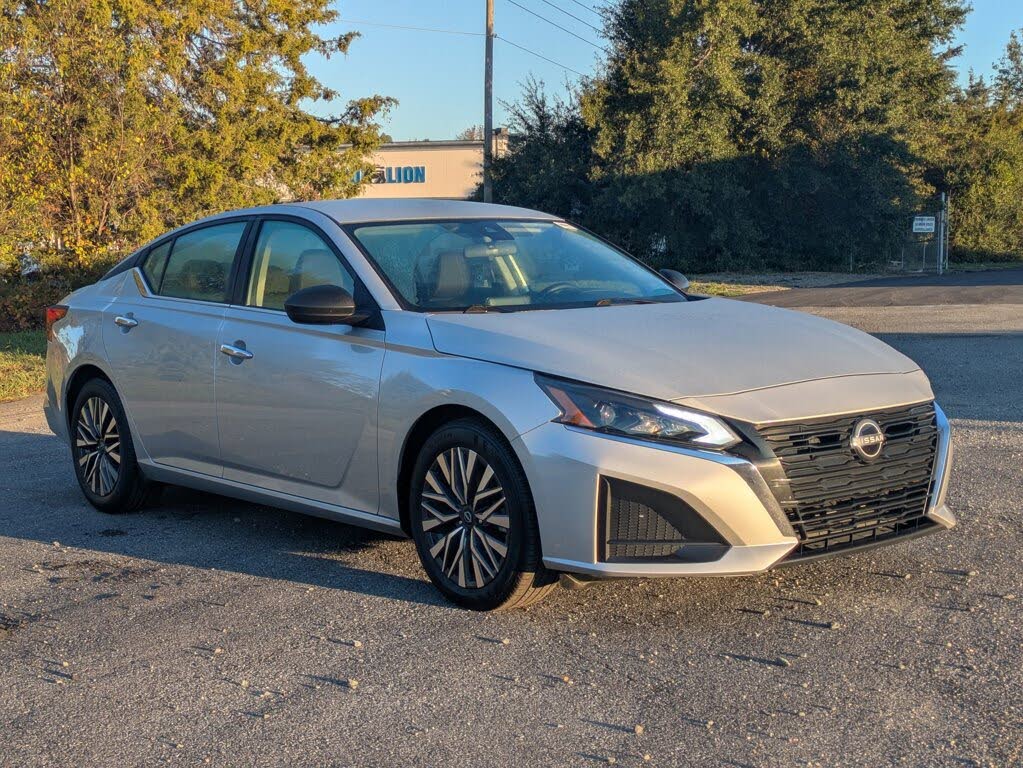2024 Nissan Altima 2.5 SV FWD