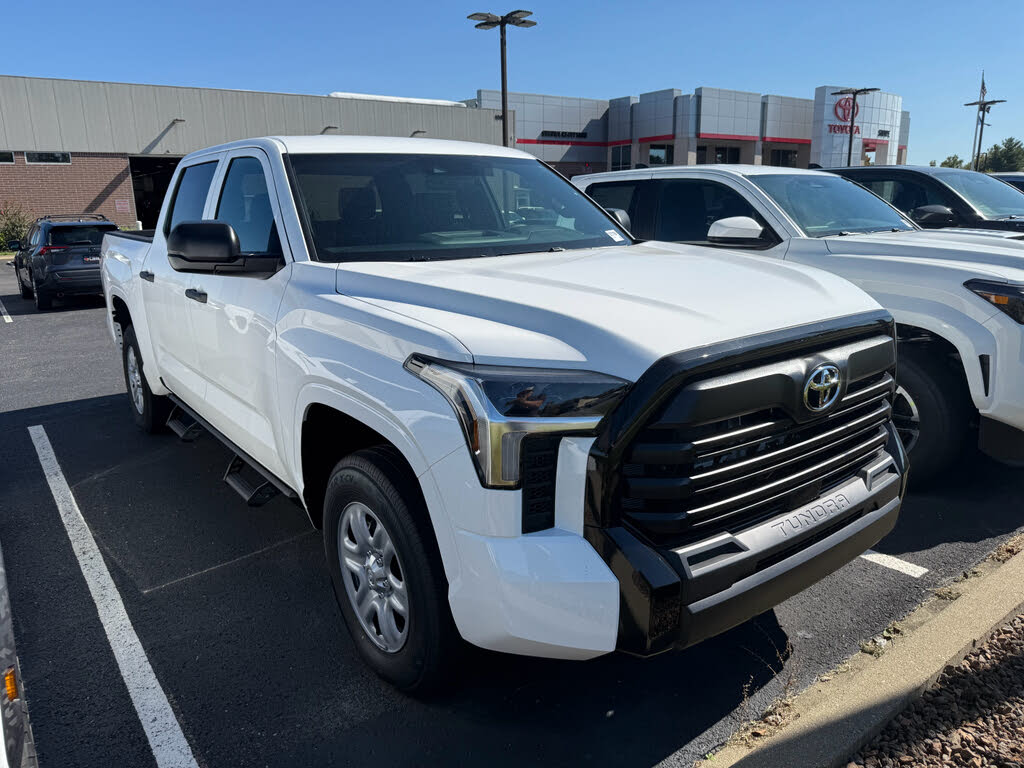2026 Toyota Tundra SR CrewMax Cab 4WD