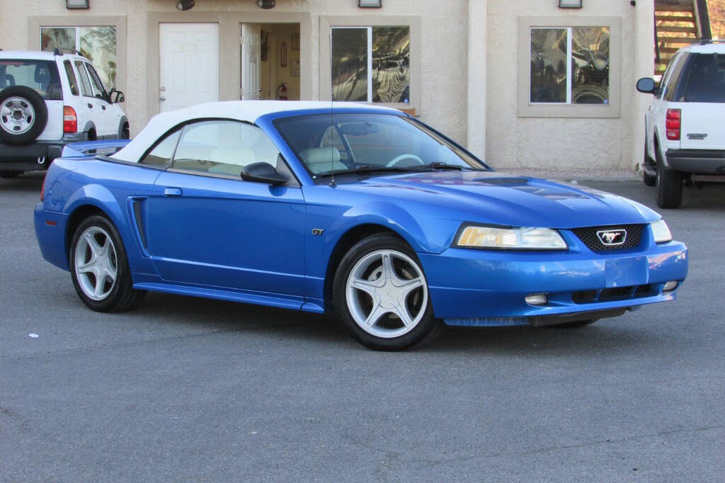 2000 Ford Mustang GT Convertible RWD