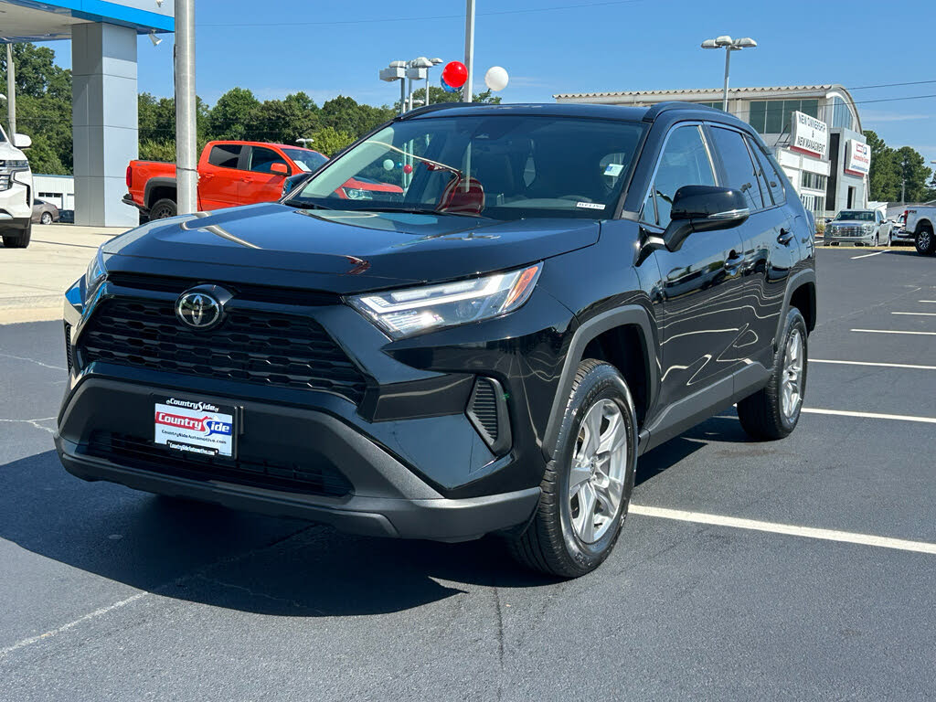 2024 Toyota RAV4 XLE FWD