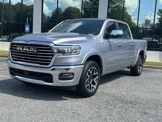 2025 RAM 1500 Laramie Crew Cab 4WD