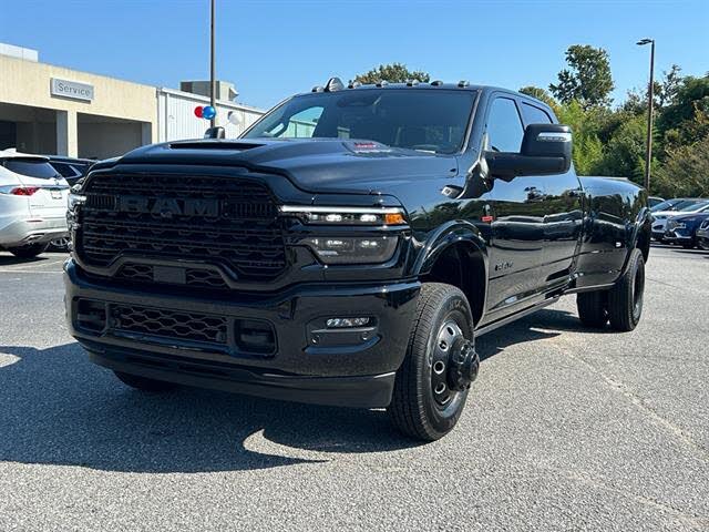 2025 RAM 3500 Limited Crew Cab LB DRW 4WD