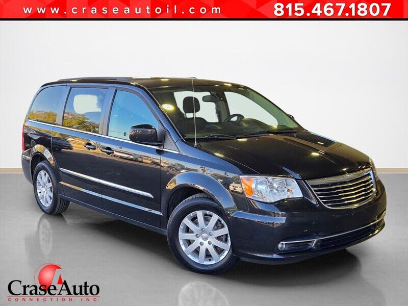 2016 Chrysler Town & Country Touring FWD