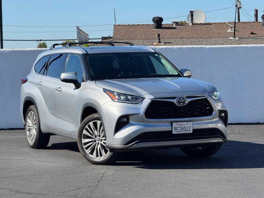2023 Toyota Highlander Hybrid Platinum FWD