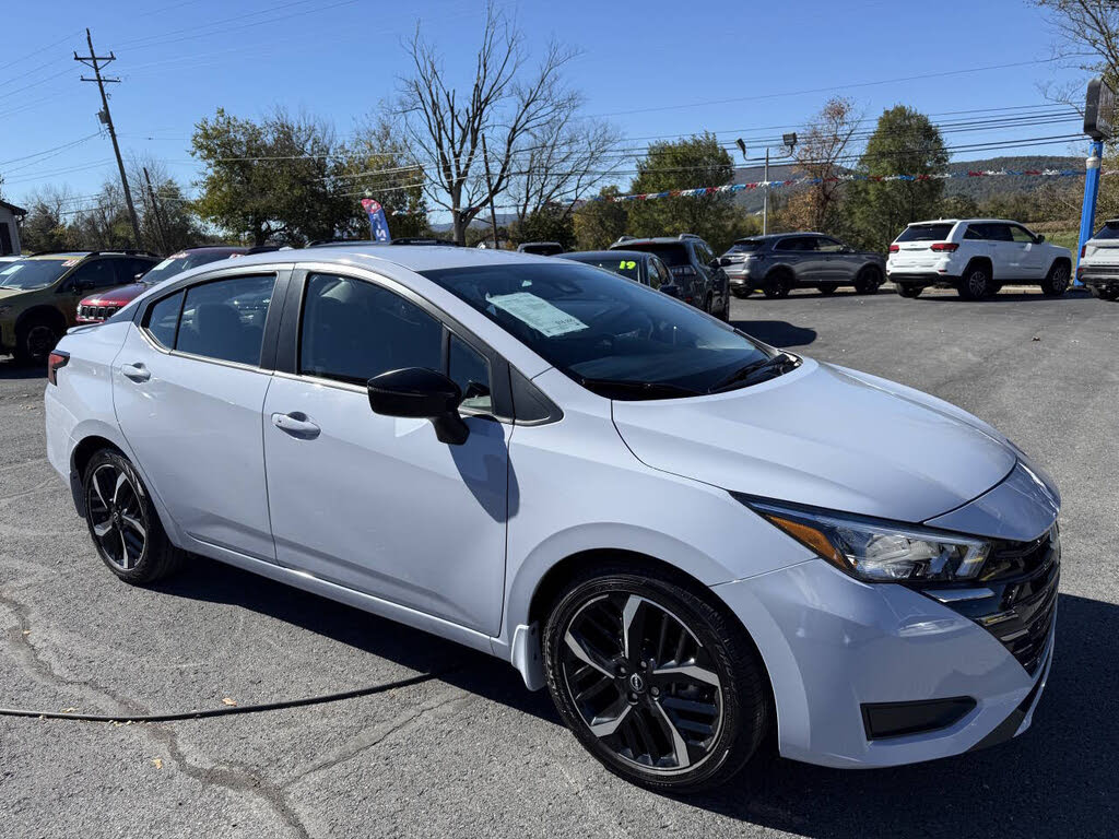 2024 Nissan Versa SR FWD