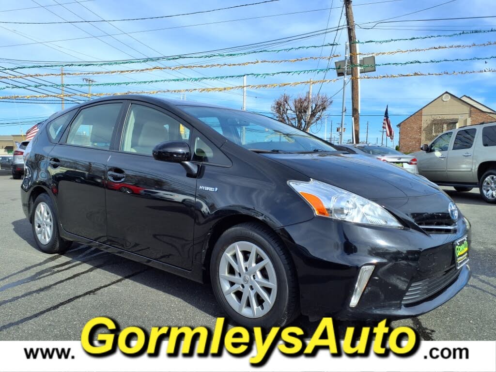 2012 Toyota Prius v Three FWD