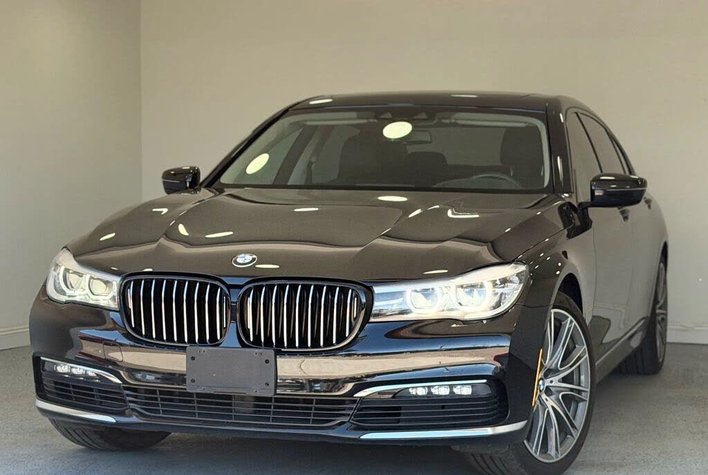 2018 BMW 7 Series 740i RWD