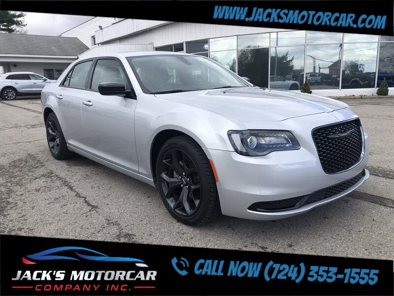 2022 Chrysler 300 Touring RWD