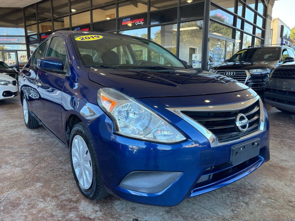 2019 Nissan Versa SV FWD
