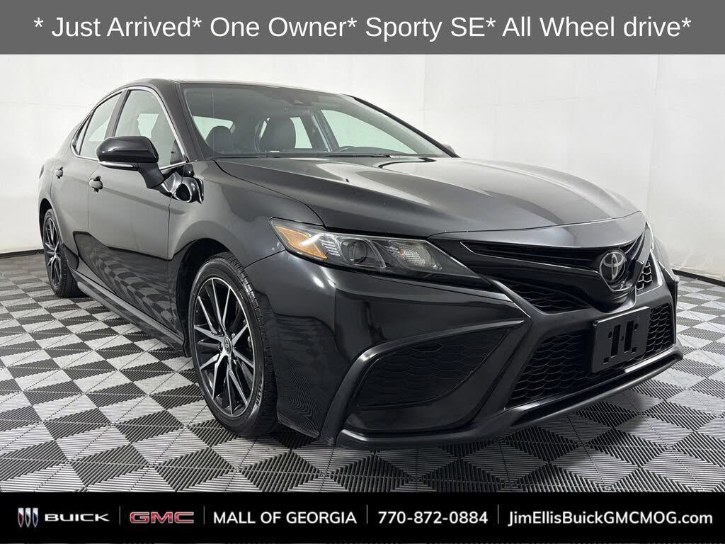 2024 Toyota Camry SE AWD