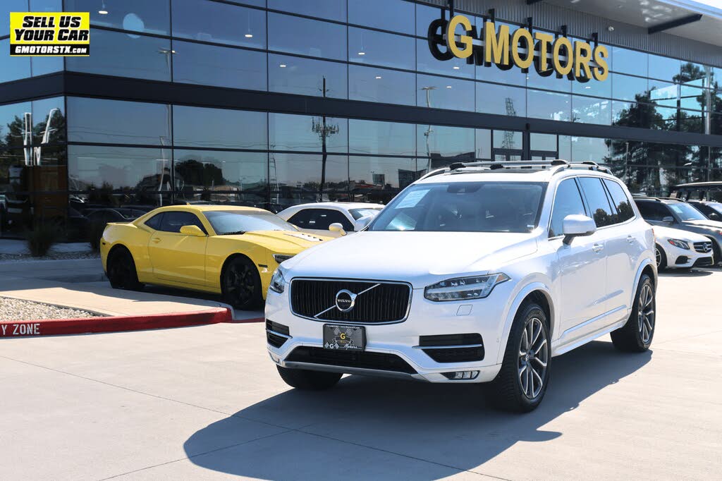 2017 Volvo XC90 T6 Momentum AWD