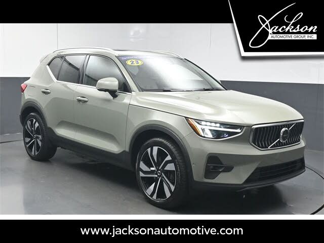 2023 Volvo XC40 B5 Plus Bright Theme AWD
