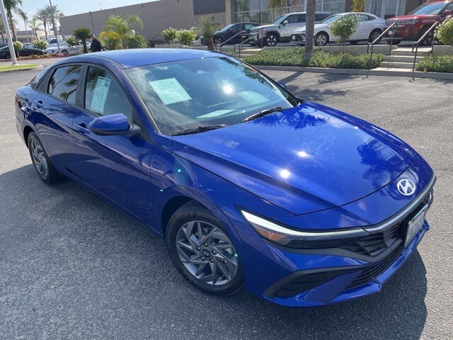 2024 Hyundai Elantra SEL FWD