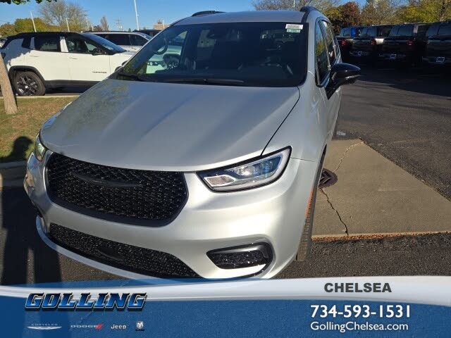 2026 Chrysler Pacifica Select AWD