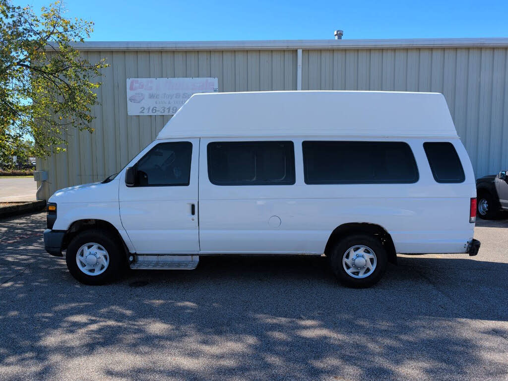 2013 Ford E-Series E-250 Extended Cargo Van