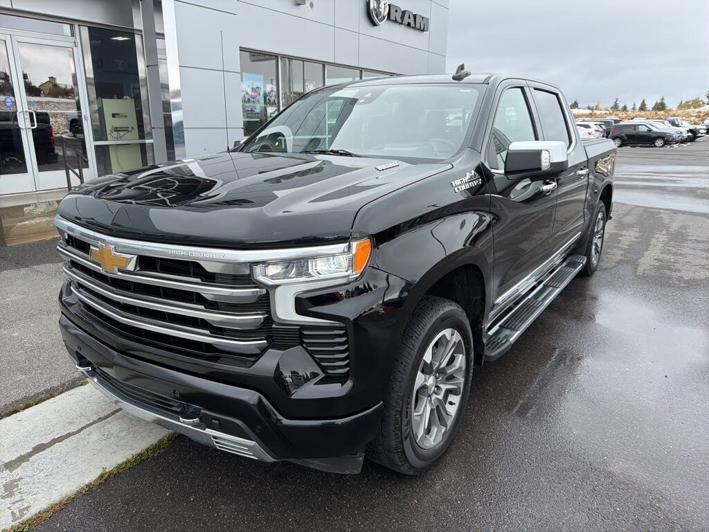 2023 Chevrolet Silverado 1500 High Country Crew Cab 4WD