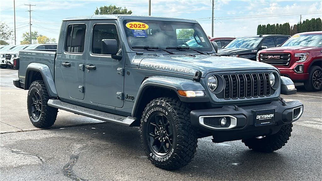 2025 Jeep Gladiator High Tide Crew Cab 4WD
