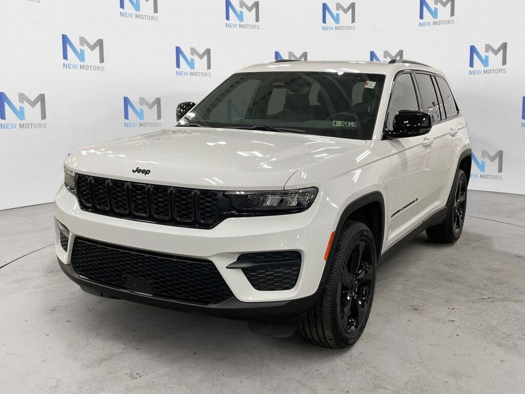 2023 Jeep Grand Cherokee Altitude 4WD