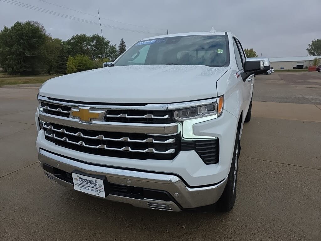2025 Chevrolet Silverado 1500 LTZ Crew Cab 4WD