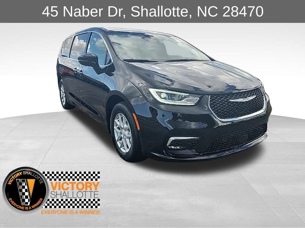 2026 Chrysler Pacifica Select FWD