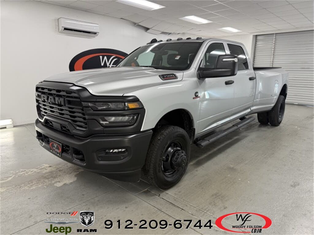 2026 RAM 3500 Tradesman Crew Cab LB DRW 4WD