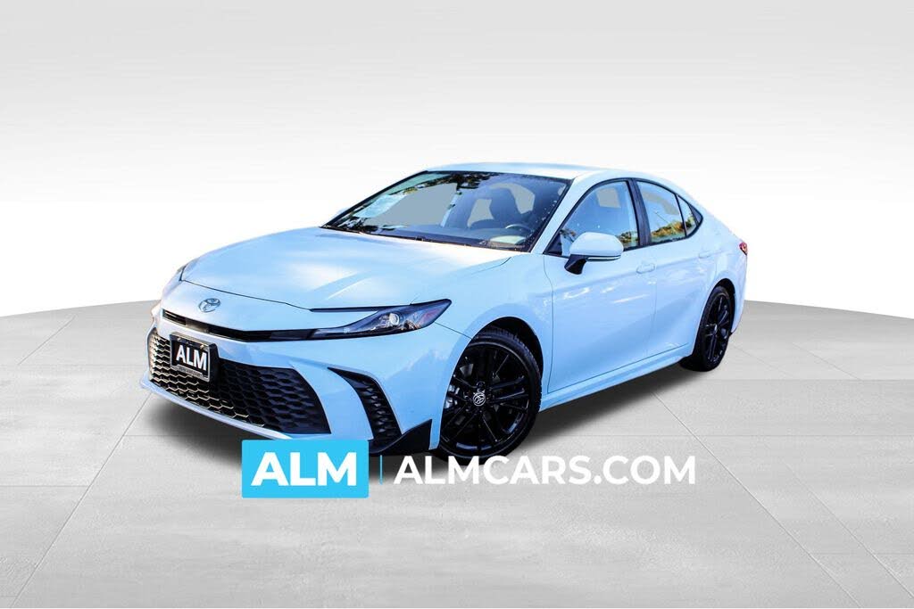 2025 Toyota Camry SE FWD