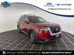 Nissan Pathfinder SV 4WD