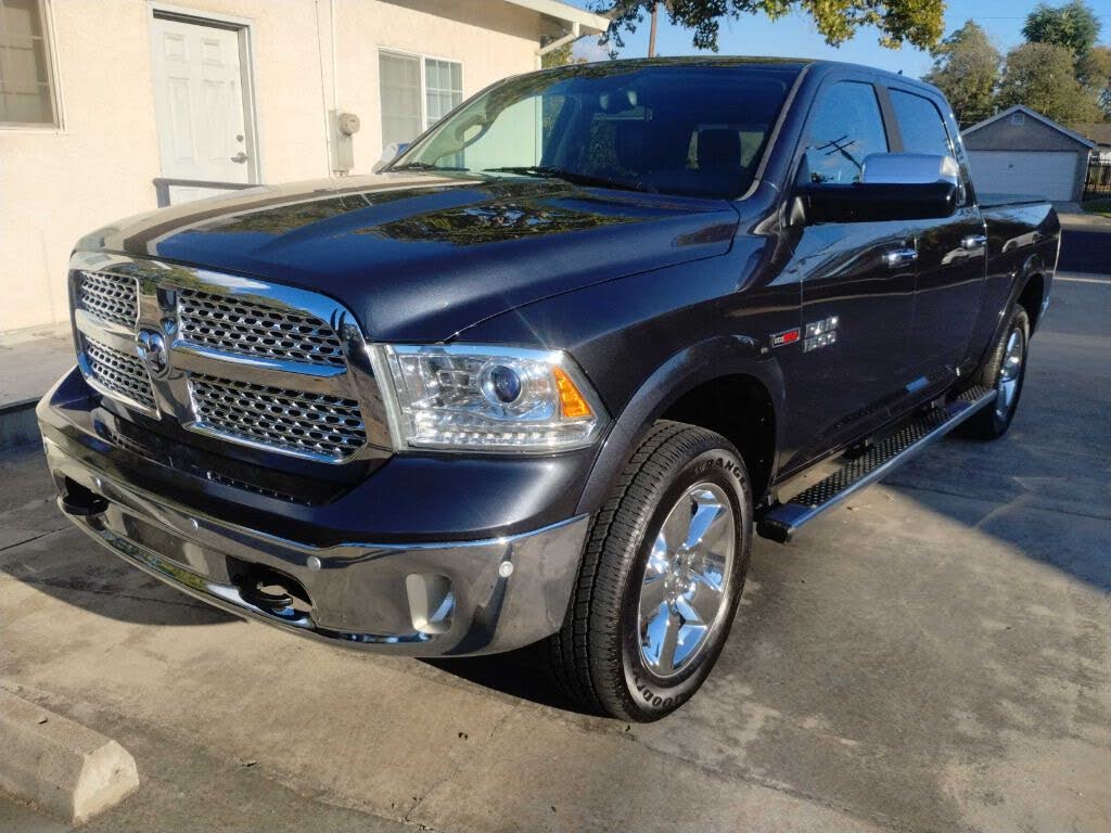 2014 RAM 1500 Laramie Crew Cab 4WD