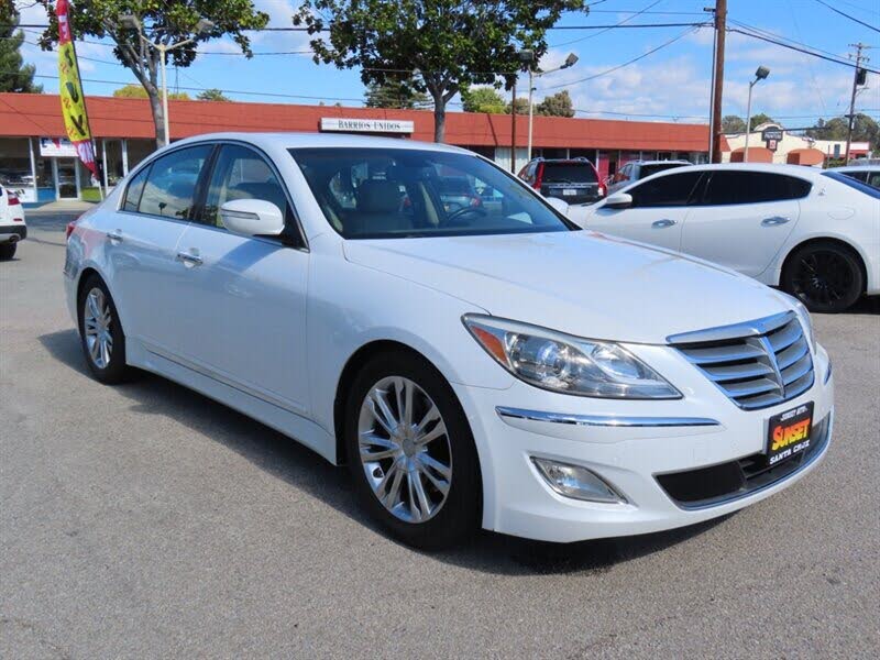 2012 Hyundai Genesis 3.8 RWD