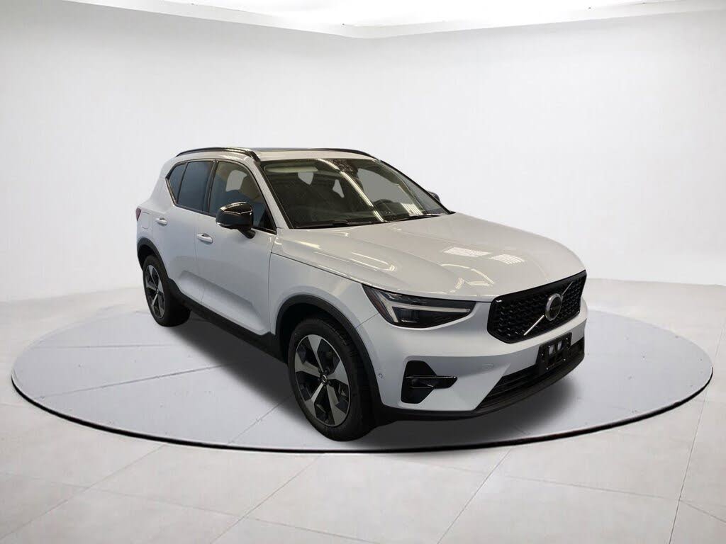 2026 Volvo XC40 B5 Plus AWD